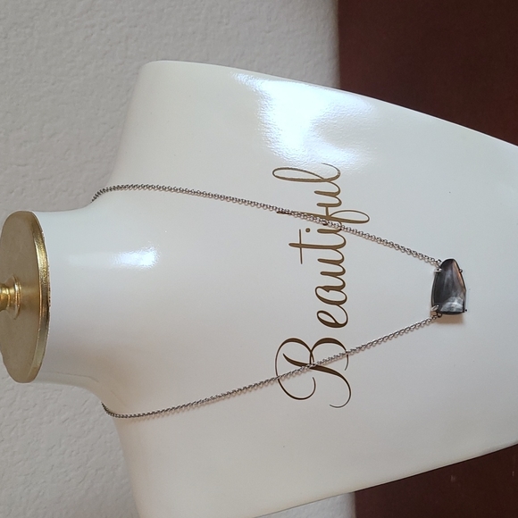 Kendra scott isla pendant necklace in black mother of pearl - Picture 2 of 15